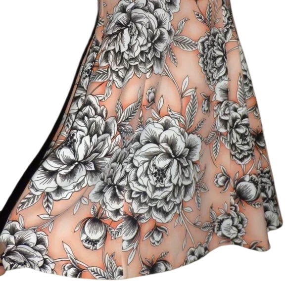 Worthington Beautiful Peach Color, Floral Dress, Short, Sleeveless, Size 6 - 8 - Picture 2 of 11